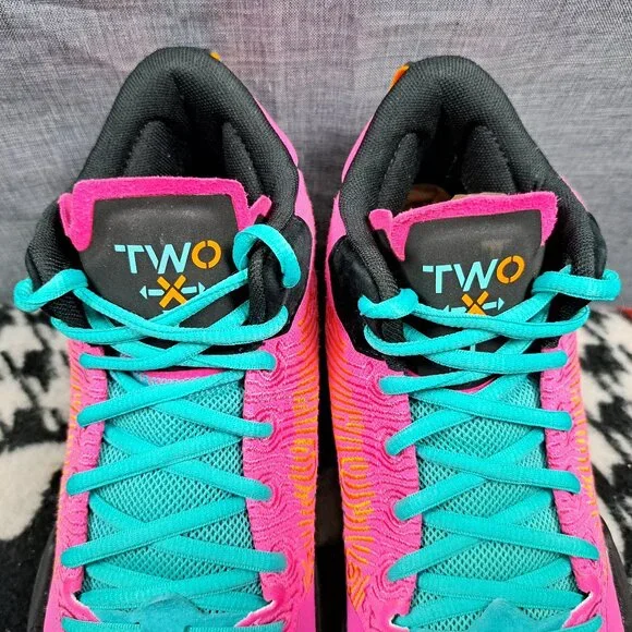 %Size 8 New Balance TWO WXY My City Pack \